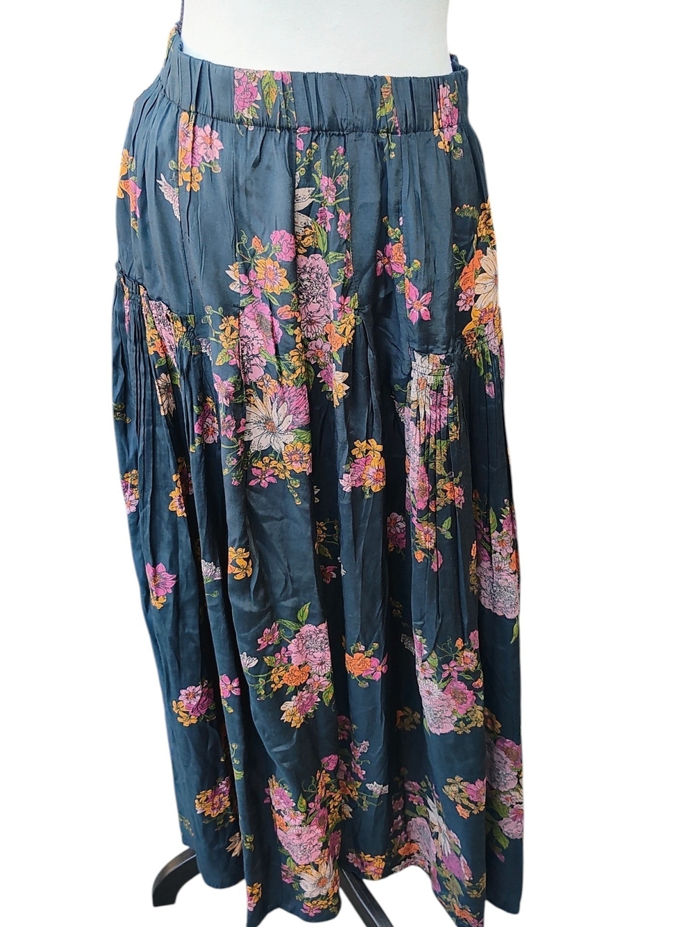 Floral Wide-Leg Maxi Pants - Navy with Pink Floral. Can Fit A S/M. Model Is 5'2 - Picture 4 of 16